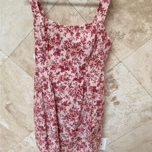 Chic Floral Mini Dress in Red and White